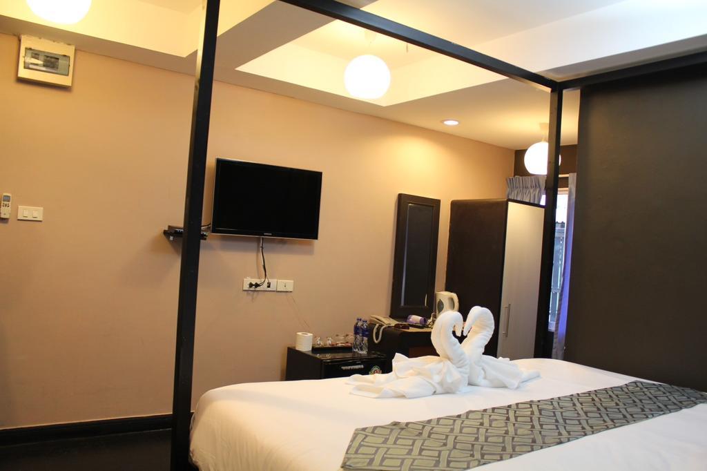 V30 Sukhumvit 3*