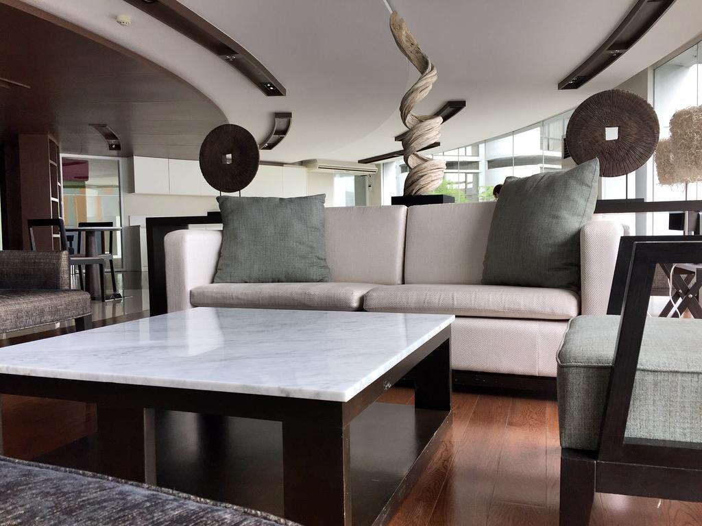 Cozy Studio Walk To Bts Free Wi-Fi Great Location *