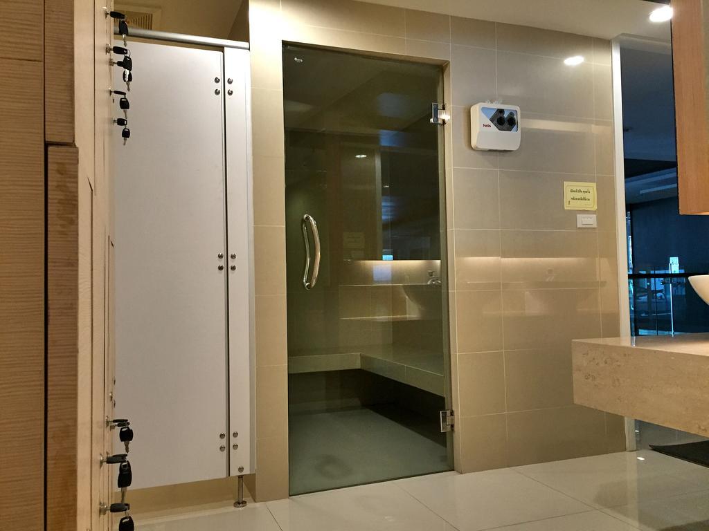 Cozy Studio Walk To Bts Free Wi-Fi Great Location *