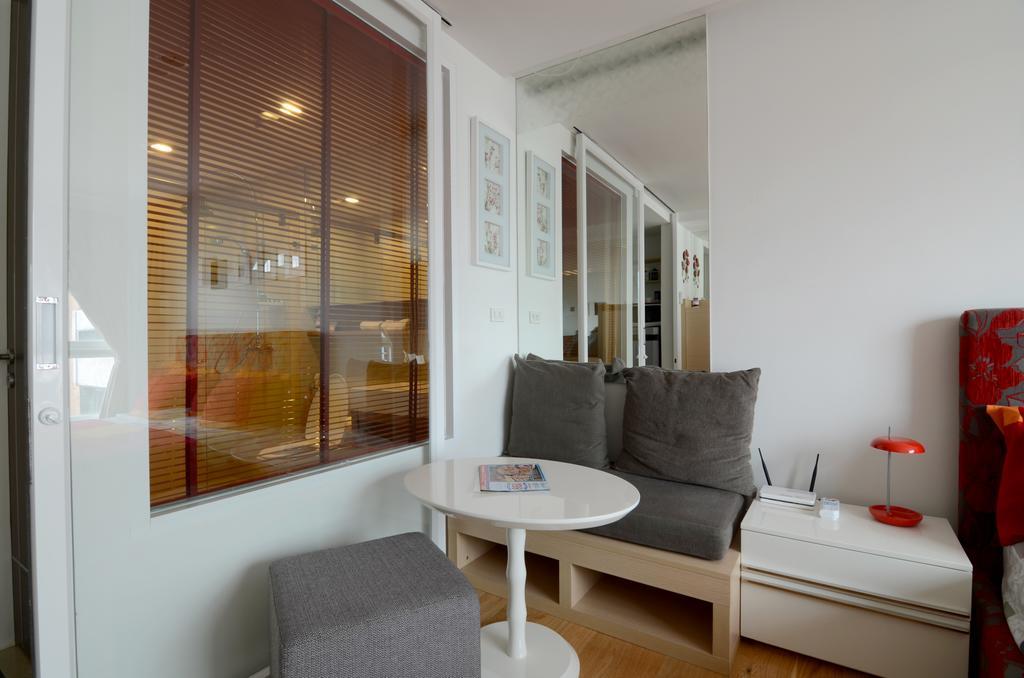 Cozy Studio Walk To Bts Free Wi-Fi Great Location Apartment Bangkok