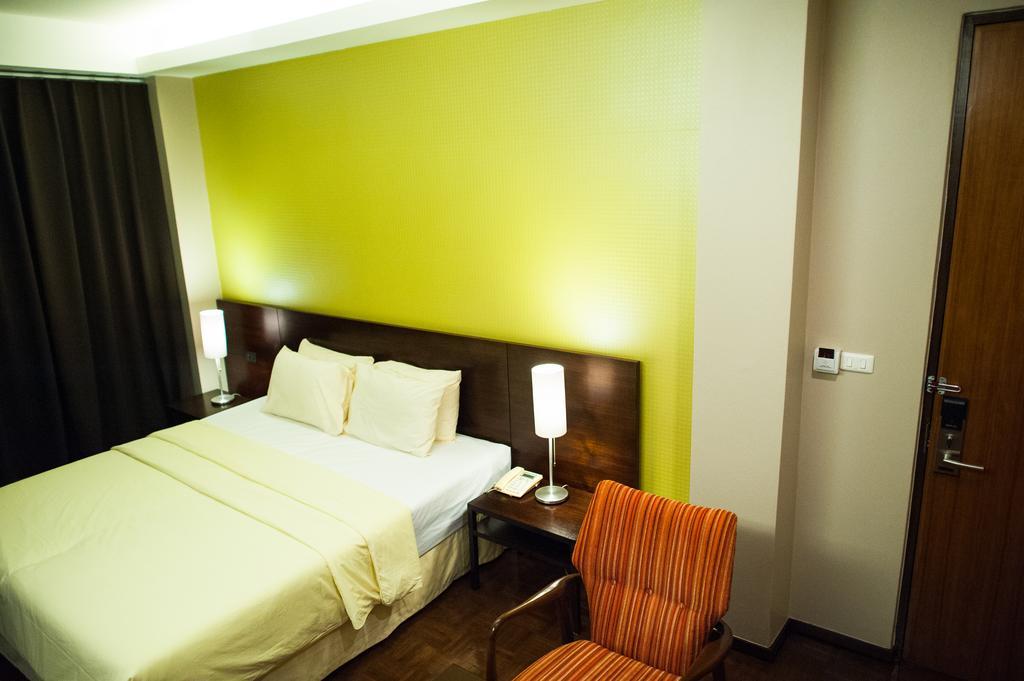 Baansilom Soi 3 Inn
