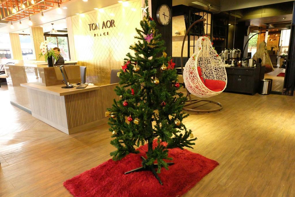 Hotel Ton Aor Place