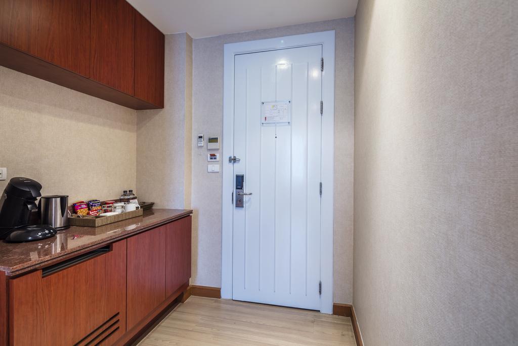 Solo, Sukhumvit 2, - Sha Extra Hotel Bangkok