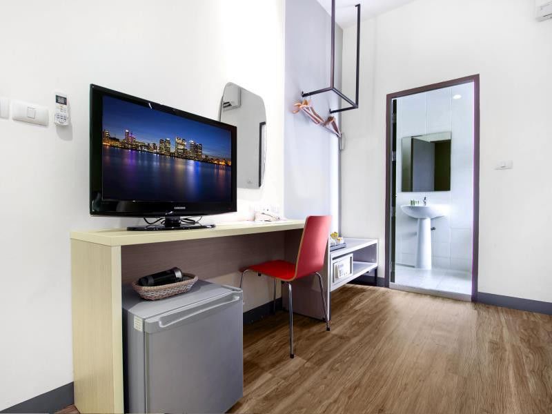 D Varee Xpress Makkasan Bangkok