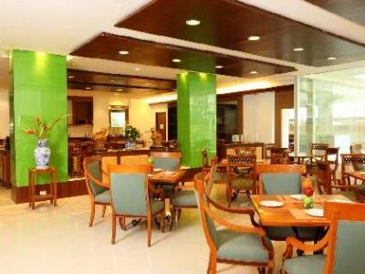Royal View - Rang Nam Hotel Bangkok