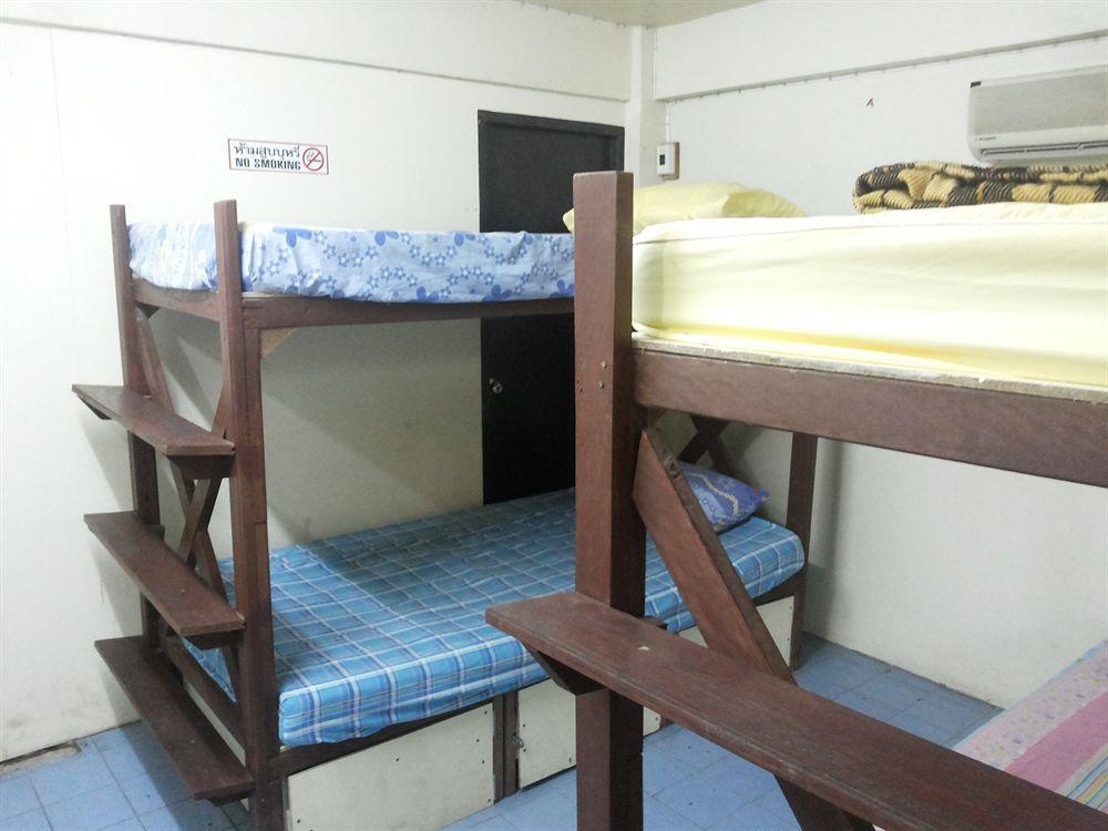 Hostel Q6 At 6