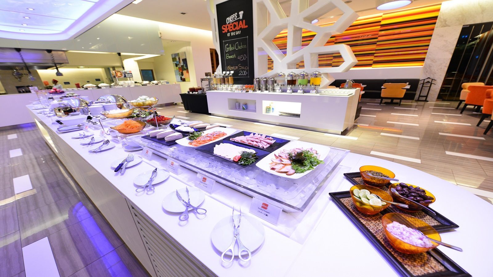 Four Points By Sheraton Bangkok, Sukhumvit 15 Hotel 4*