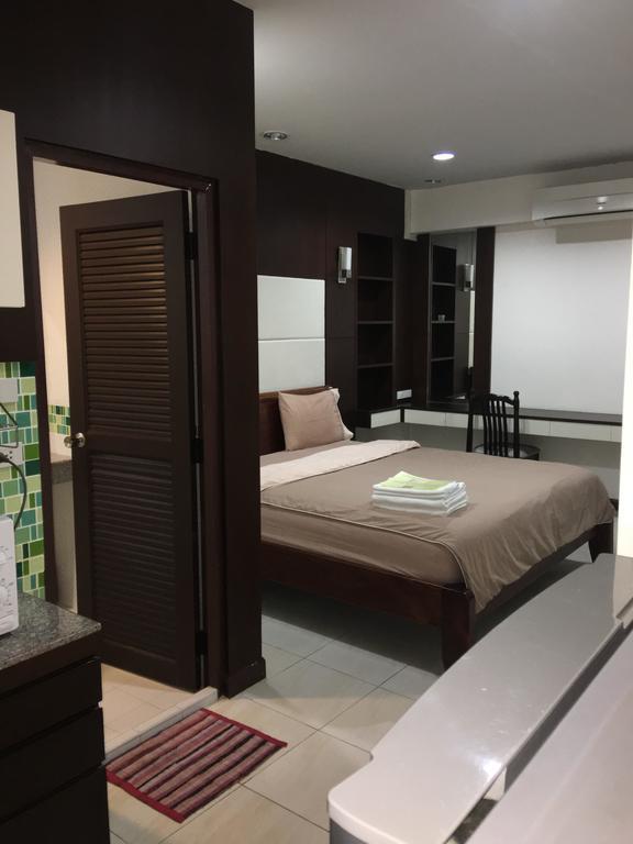 Eight Aparthotel