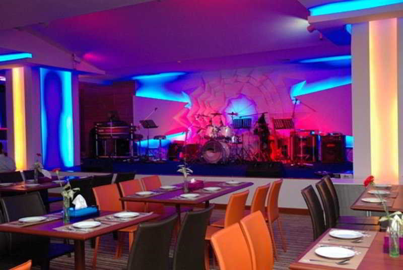 Hip Hotel