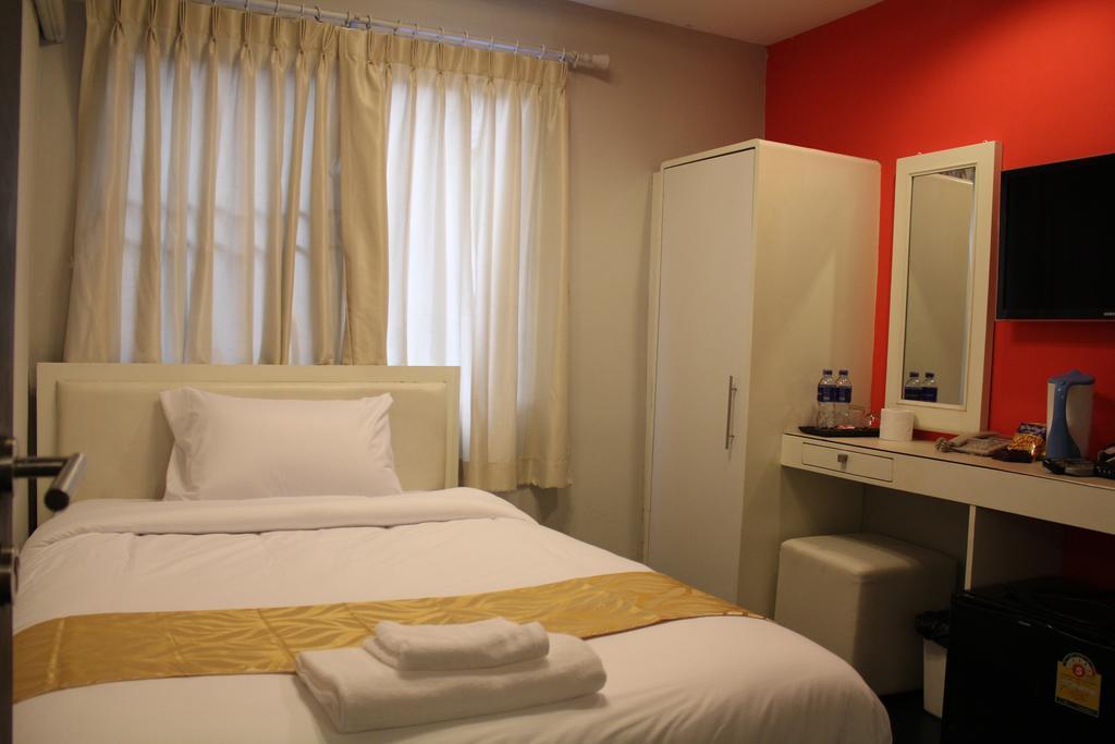 V30 Sukhumvit 3*
