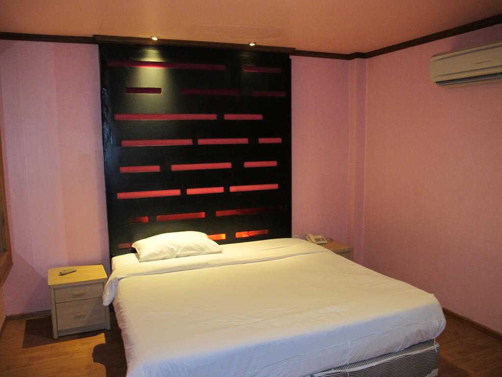 Hotel Suriwongse Bangkok