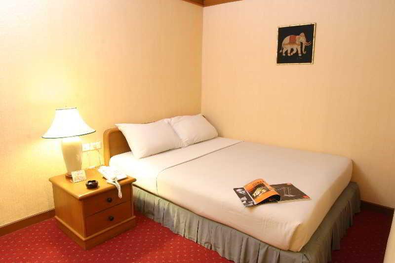 Street Inn, 3*