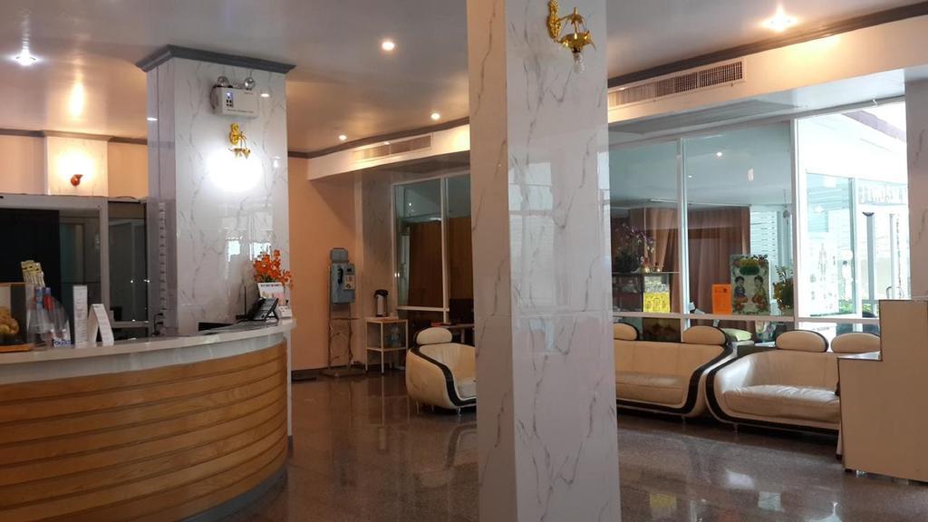 J Two S Pratunam Hotel