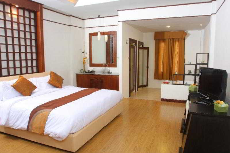 Natural Spa And Bangkok