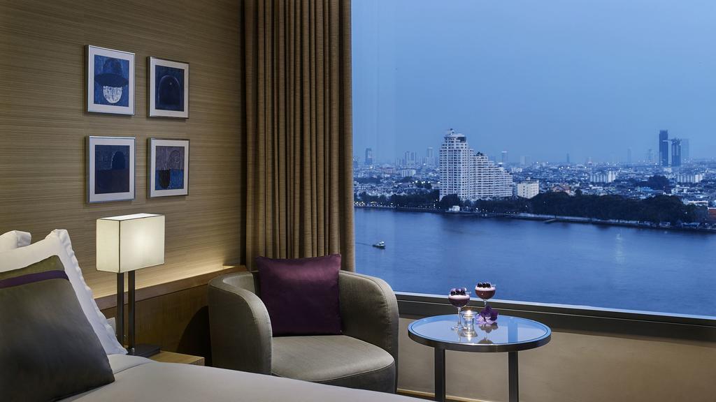 Hotel Avani Riverside 5*