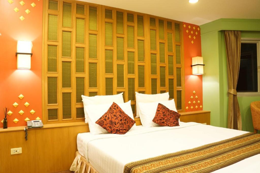 Hotel Golden House 3*