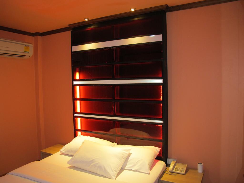 Suriwongse Hotel 3*