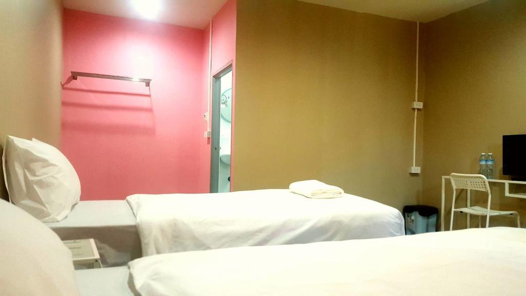 Wanderlust Hostel *