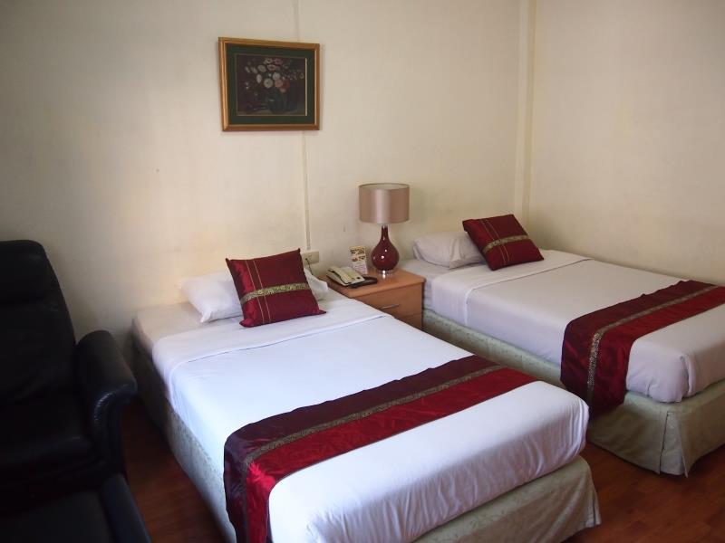 Gemma Sukhumvit Inn *
