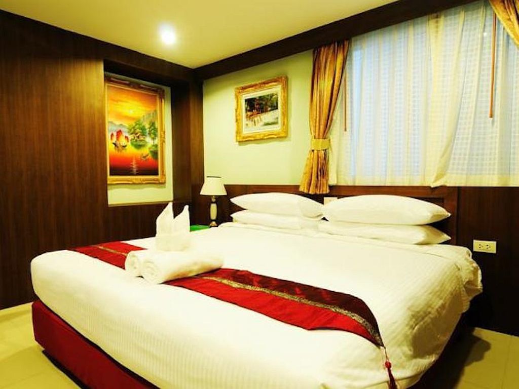 Gusto Pratunam Bangkok