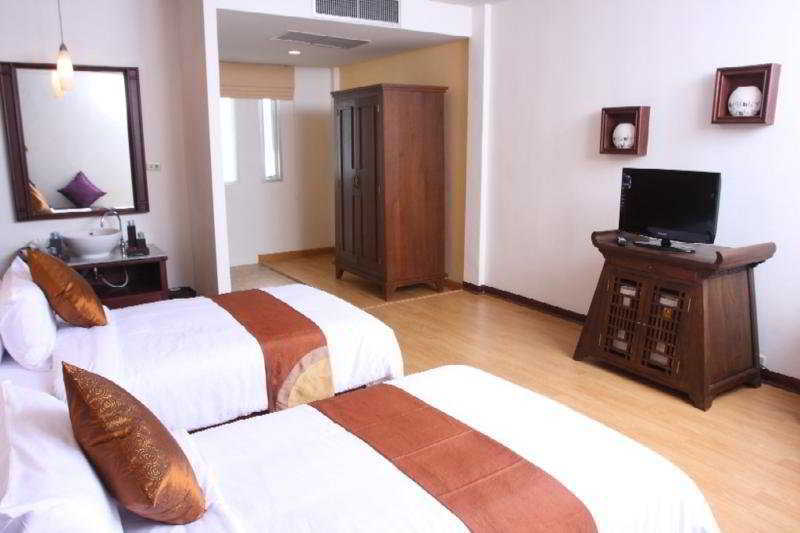 Natural Spa And 4* Bangkok