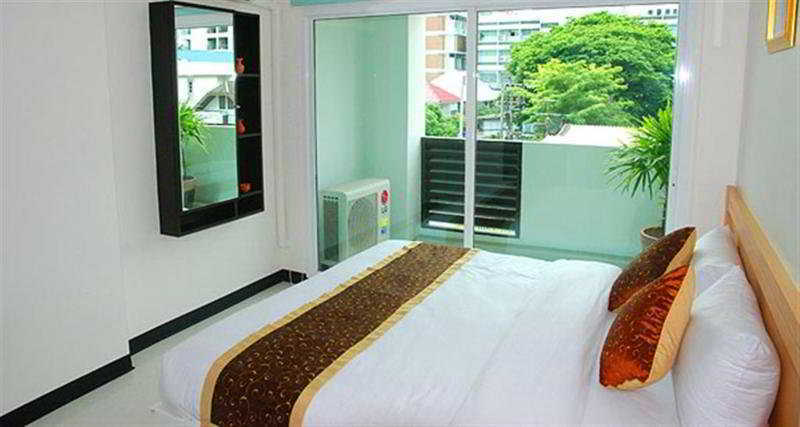 Laurel Aparthotel