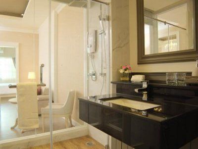 Hotel The Raya Surawong Banguecoque