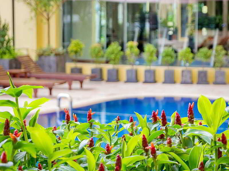 Hotel Oakwood & 4*
