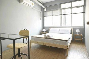 Oyo 783 Brunch Marker Cafe & 2*