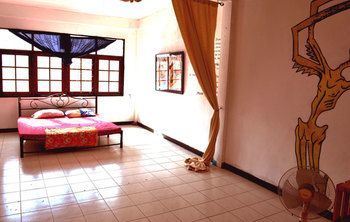 Hotel The Overstay Bangkok