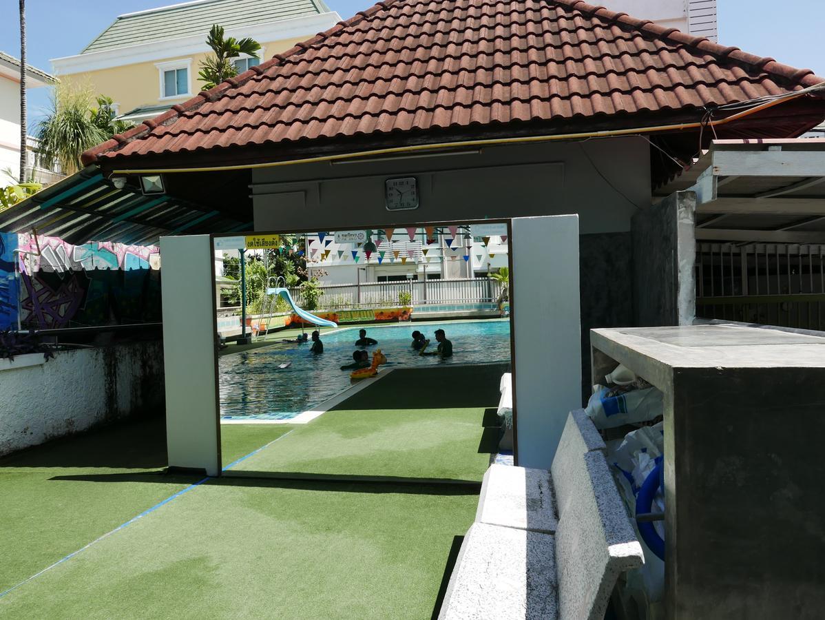 Ayi * Bangkok