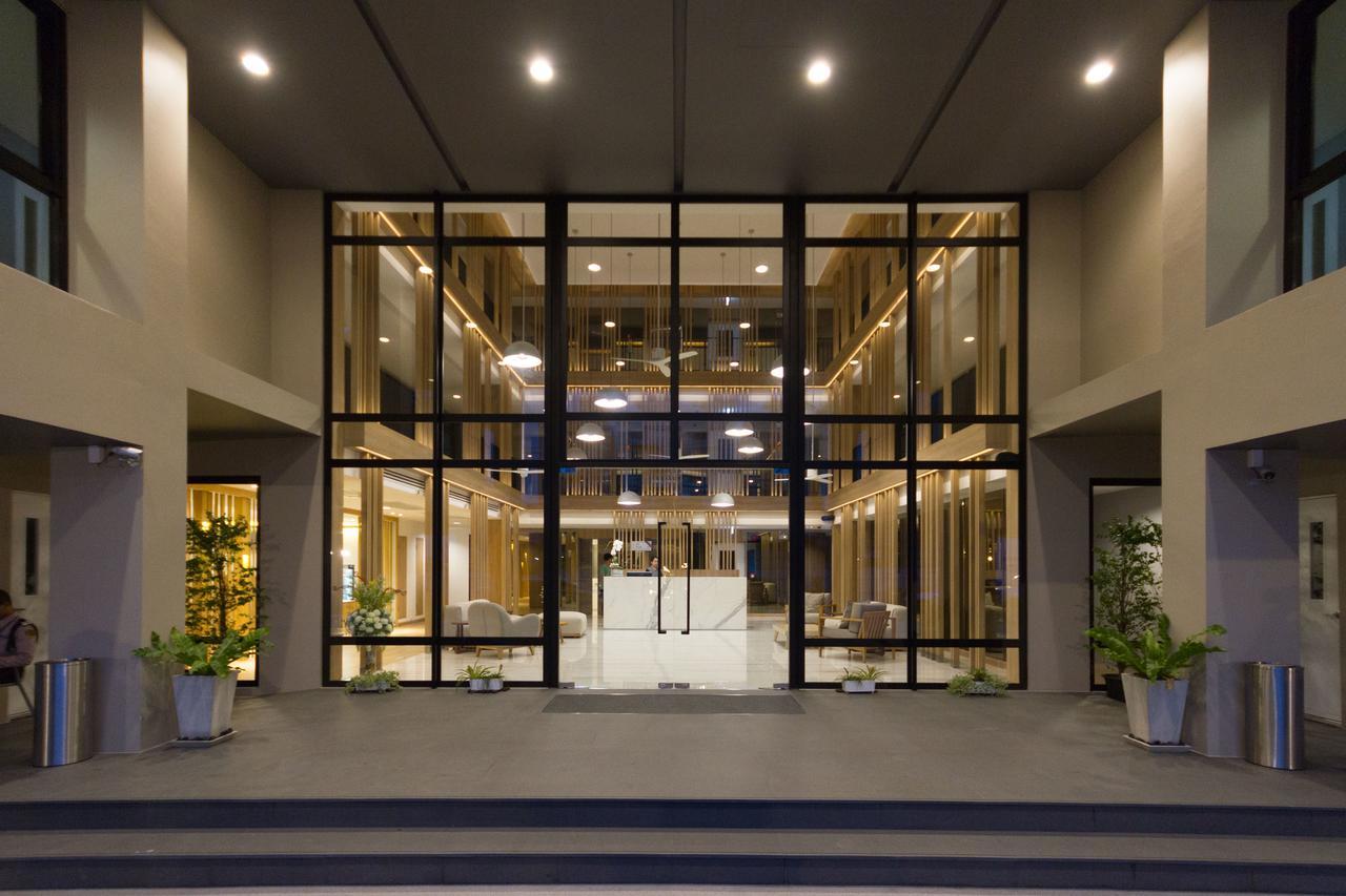 Mii Srinakarin Hotel 5*