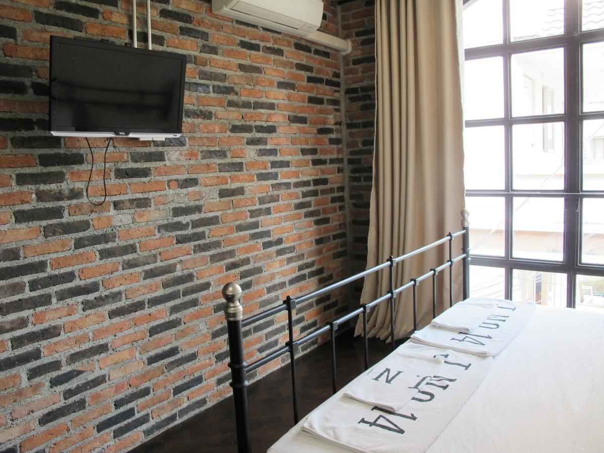 J No.14 Bed & Breakfast 3*