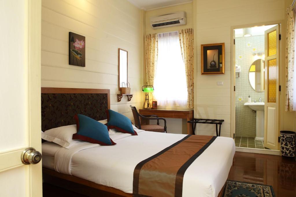 Baan Dinso Hostel