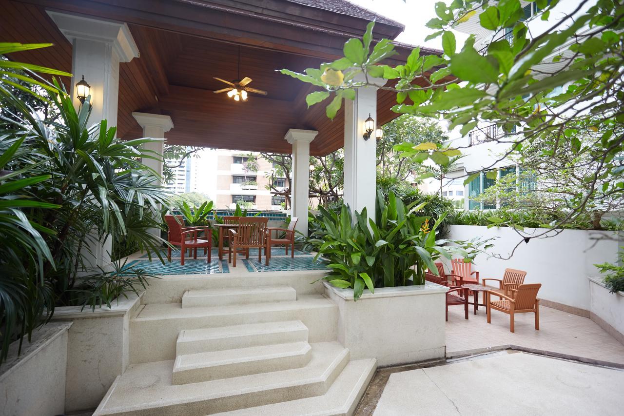 Empire Suites *