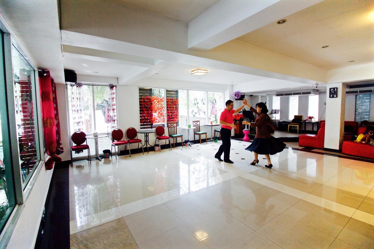Latin Garden Hotel 2*