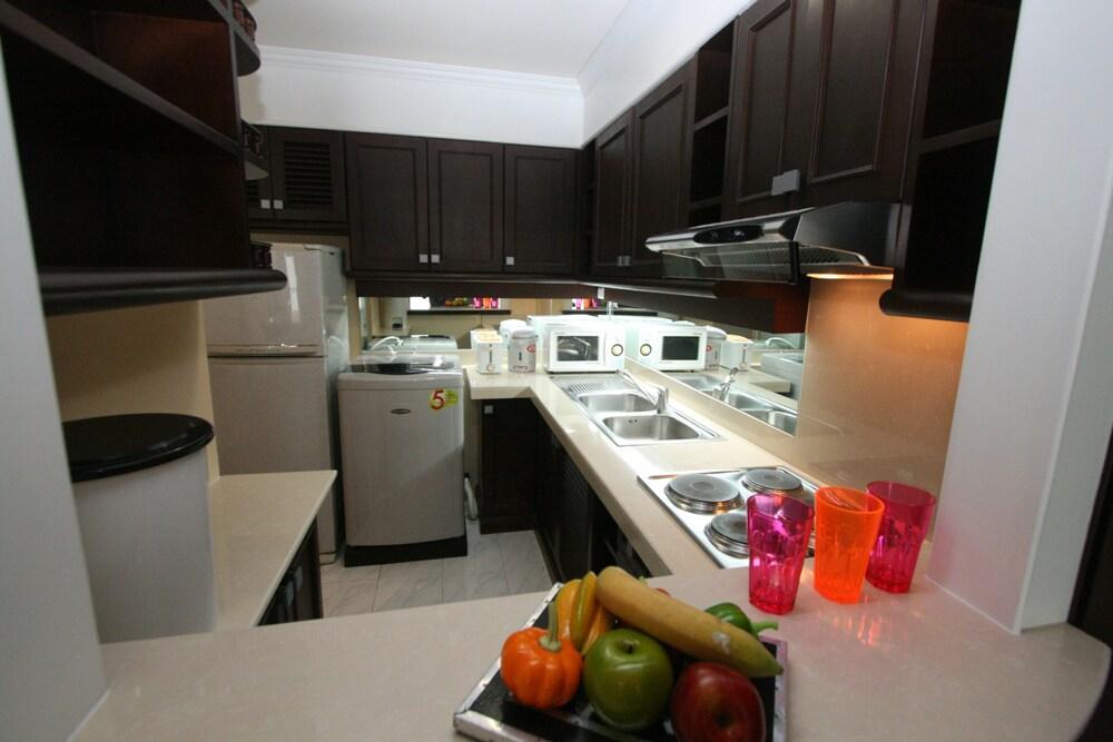 Cnc Hotel 4*