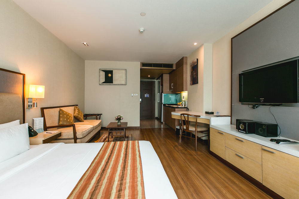 Adelphi Hotel