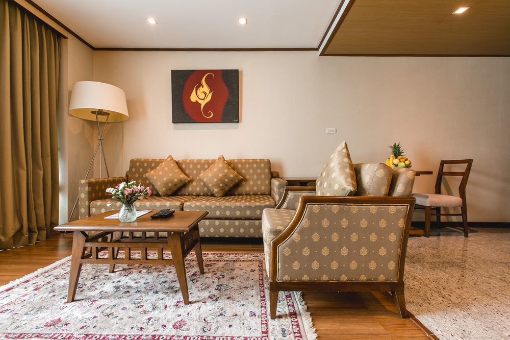 Adelphi 4*