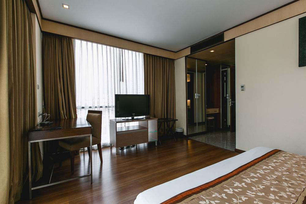 Adelphi Hotel Bangkok
