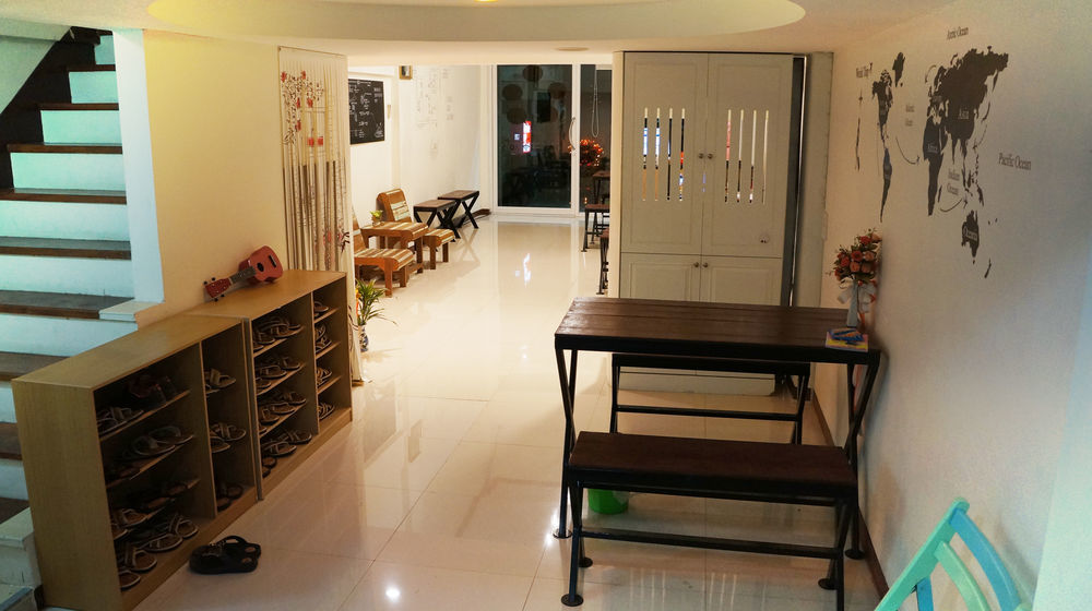 Wake Up Hostel *
