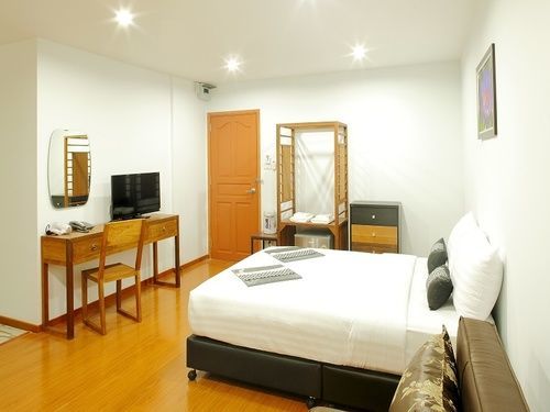 Double Dd House At Mrt Sutthisarn Hostel *