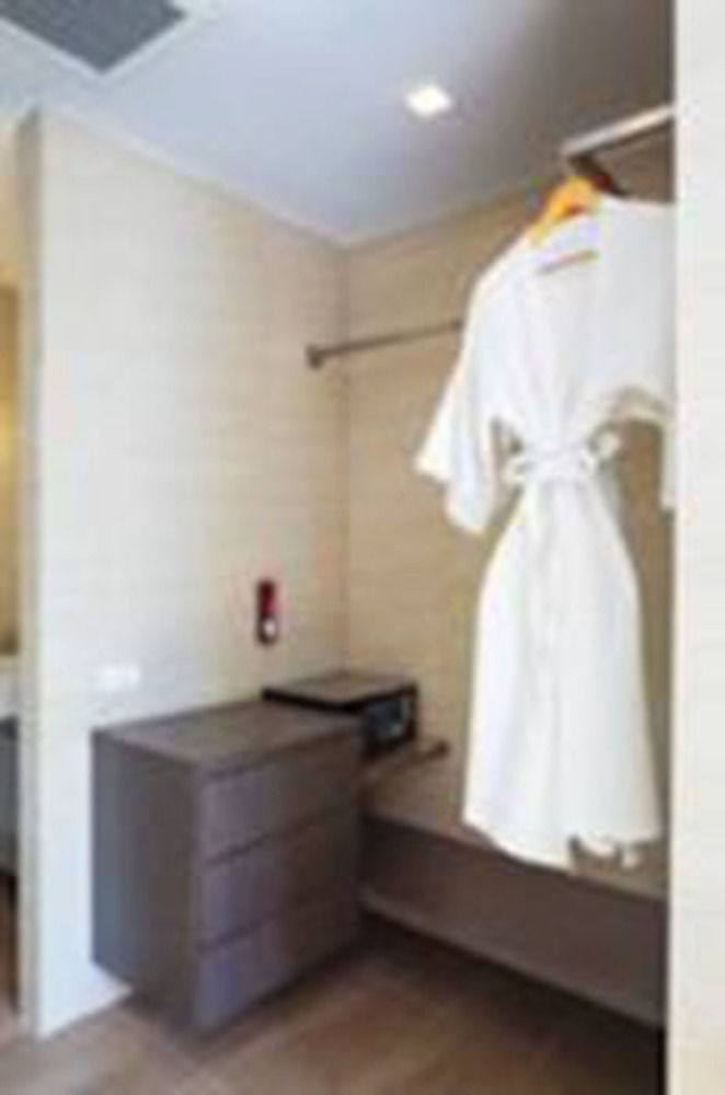 Solo, Sukhumvit 2, - Sha Extra Hotel 4*