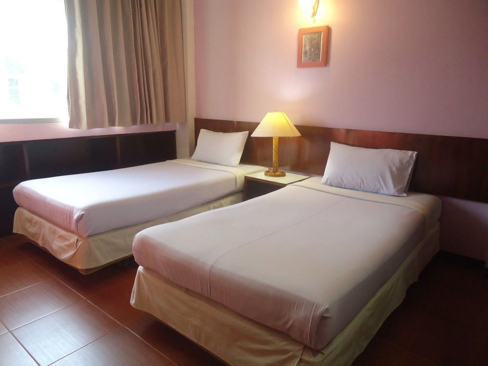 Hotel Ruamchitt Travelodge Bangkok