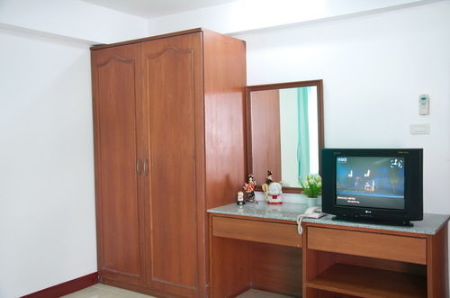 Motel Golden House @ On-nut Station Bangkok