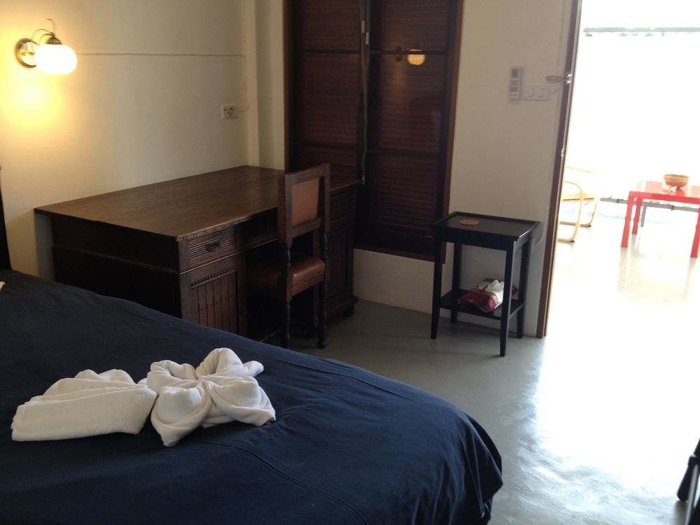 Barefeet Naturist (adults Only) 3*