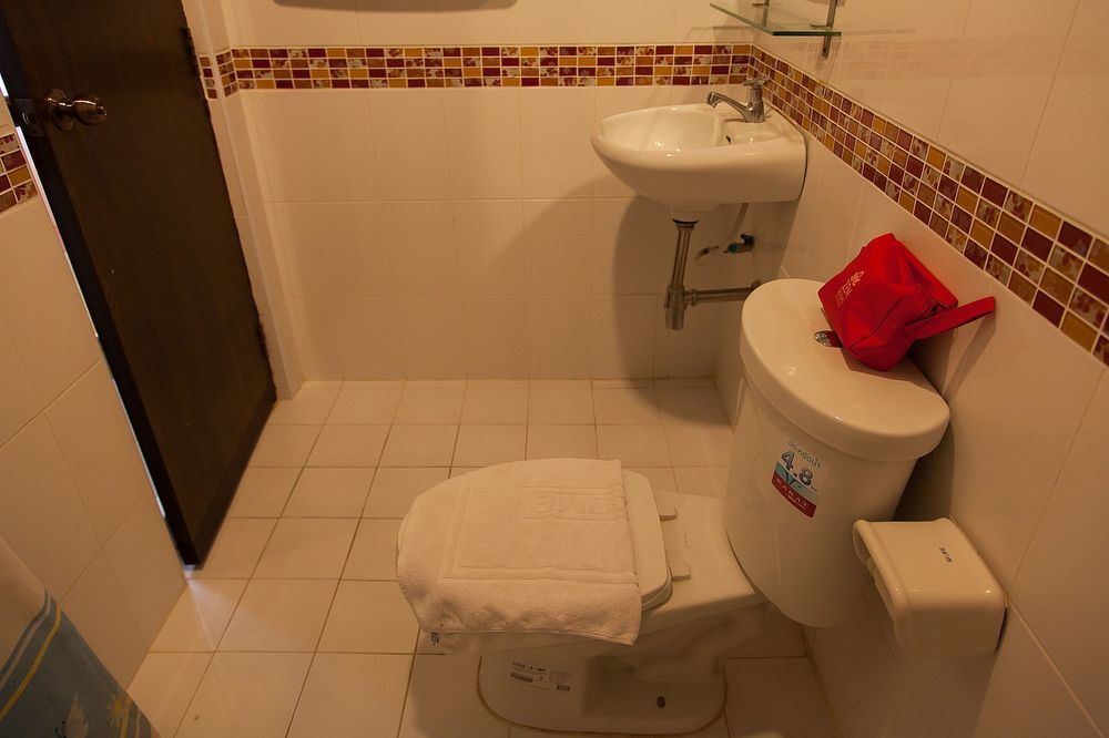 Zen Siripong Road Hotel 2*