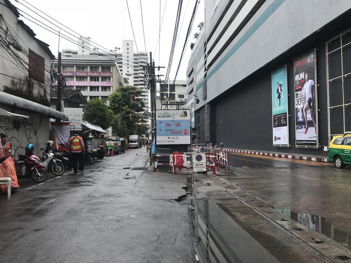 Twin Peaks Sukhumvit