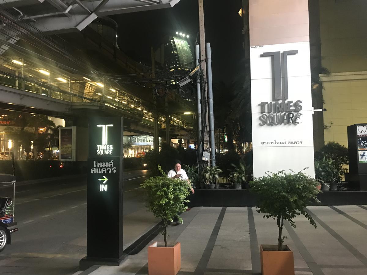 Twin Peaks Sukhumvit Apartemen