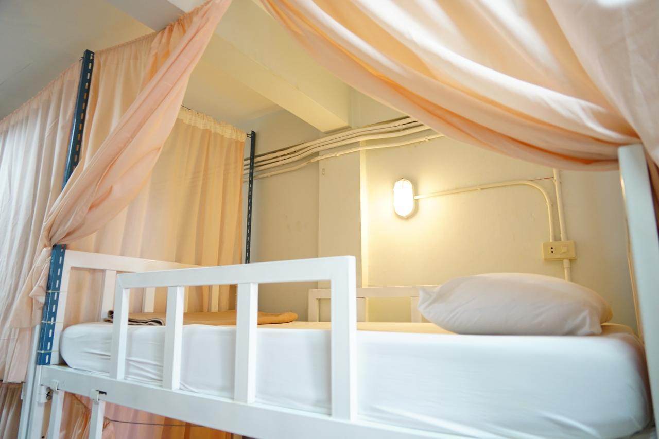 Hostel Counting Stars